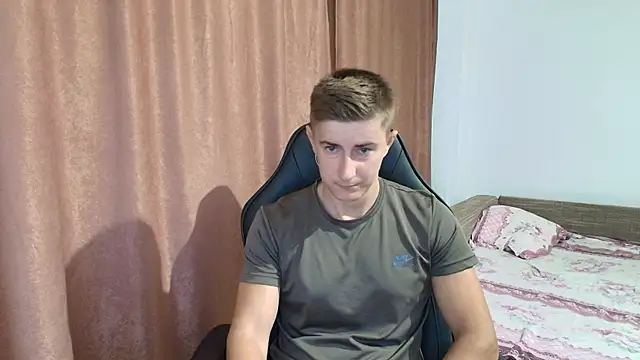 Todhorny9873 online show from 02/17/25, 05:25