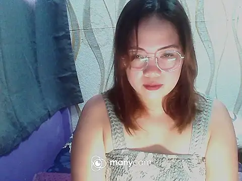Snapshot of BURBERRY69 chatting on 10/08/25, 04:54 BURBERRY69 online show from 10/08/25, 04:54