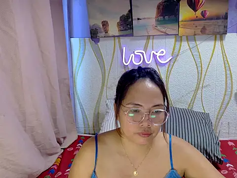 BURBERRY69 online show from 03/17/26, 11:30