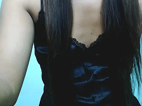 nica20 online show from 11/19/25, 01:44