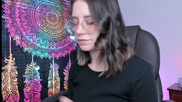 HazelKush online show from 12/16/24, 08:37