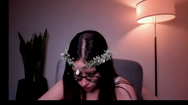 HazelKush online show from 06/25/26, 08:57