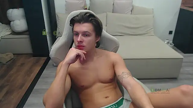 Sunny-Girl1 online show from 11/17/25, 08:20