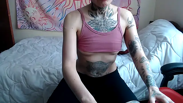 ArrangedFoot online show from 12/16/25, 04:34