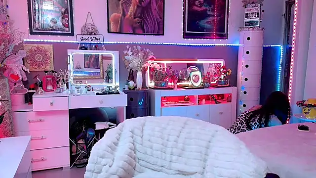 misscectito13 online show from 11/21/25, 10:52