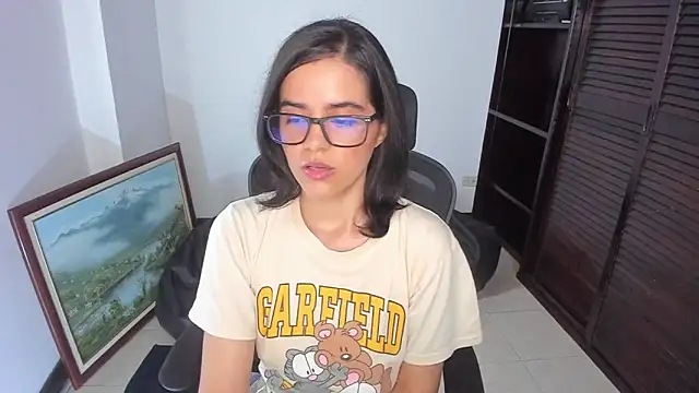 mia collins x online show from 12/04/25, 08:50