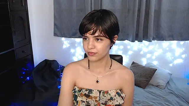 mia collins x online show from 03/11/26, 08:37