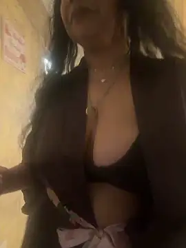 Snapshot of PichyPrettyPussy chatting on 02/07/26, 04:11 PichyPrettyPussy online show from 02/07/26, 04:11