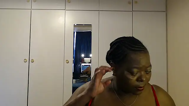 Snapshot of MatureBoobsDiva chatting on 10/15/25, 02:39 MatureBoobsDiva online show from 10/15/25, 02:39