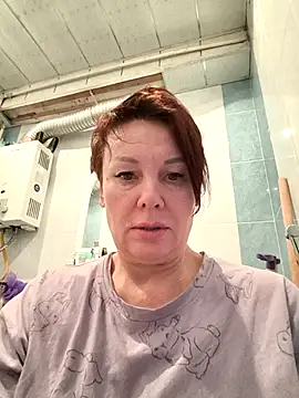  lady red  online show from 02/15/26, 08:57