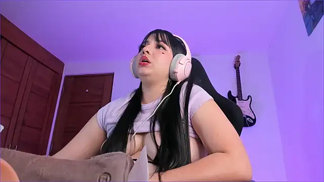 Elle online show from 03/17/25, 01:24