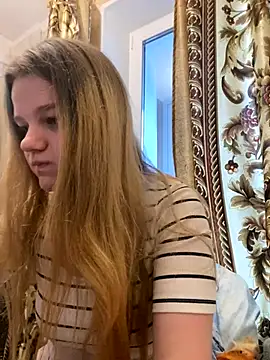 -MimmiLissa- online show from 11/12/25, 10:48