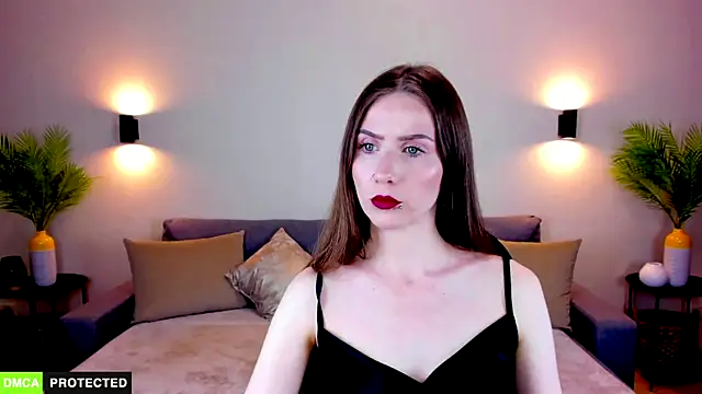 TheWoman   online show from 03/10/26, 06:57