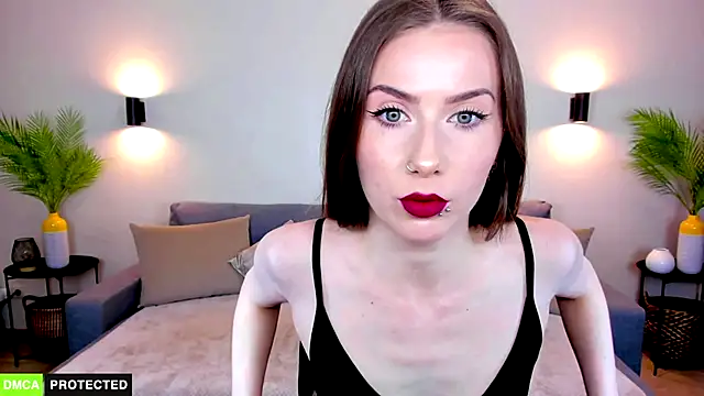 TheWoman   online show from 06/05/26, 10:54