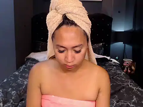 HOTTESTCANDYTS online show from 04/18/26, 09:24