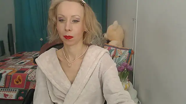 LuxuryNika online show from 02/17/25, 02:59