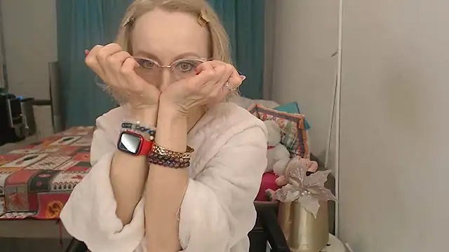 LuxuryNika online show from 03/06/26, 03:19