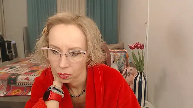 LuxuryNika online show from 03/19/26, 04:44