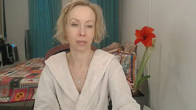 LuxuryNika online show from 04/12/26, 04:01