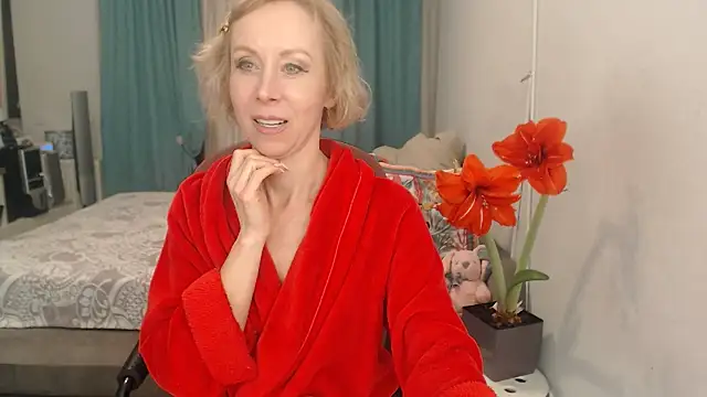 LuxuryNika online show from 04/18/26, 08:09