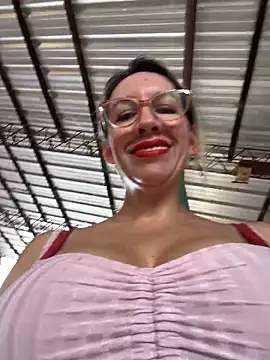 Gatitacarlita online show from 12/21/25, 03:08