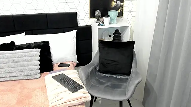 Heidix online show from 02/12/25, 04:44