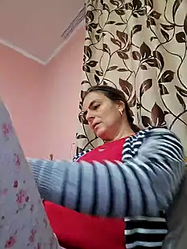 IsabelleCraft online show from 03/08/25, 02:40