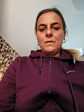 IsabelleCraft online show from 03/21/25, 03:02