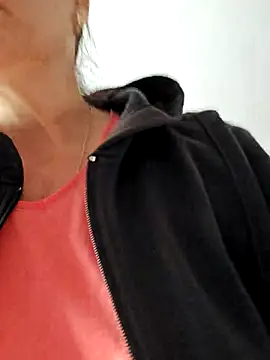 IsabelleCraft online show from 11/03/25, 09:21