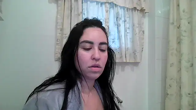 Snapshot of WetFlower69 chatting on 06/18/26, 01:04 WetFlower69 online show from 06/18/26, 01:04