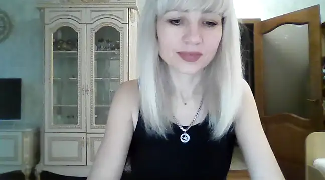 Snapshot of BarbaraKim chatting on 01/08/25, 01:09 BarbaraKim online show from 01/08/25, 01:09