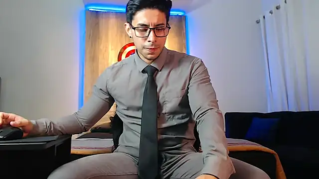 Andrew 4  online show from 12/05/24, 05:37