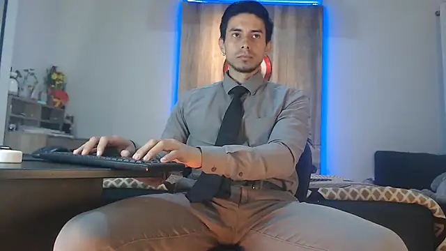 Andrew 4  online show from 09/13/25, 03:50