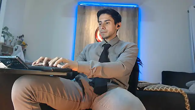 Andrew 4  online show from 09/26/25, 06:28