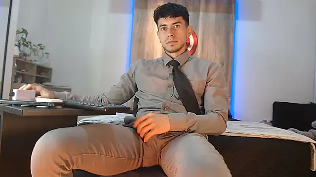 Andrew 4  online show from 10/07/25, 03:04