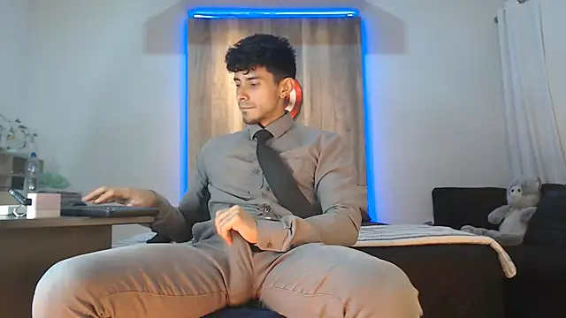 Andrew 4  online show from 10/20/25, 06:14