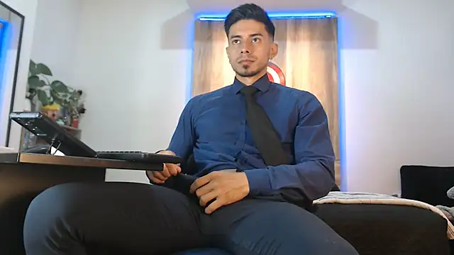 Andrew 4  online show from 01/11/26, 11:43