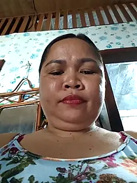 Snapshot of XXLorie_02 chatting on 05/20/26, 01:56 XXLorie 02 online show from 05/20/26, 01:56