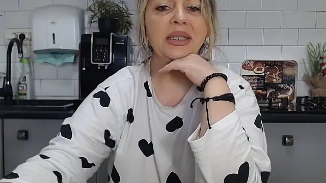 erikaerika online show from 02/14/25, 08:31