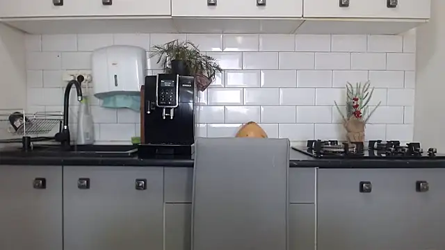 erikaerika online show from 02/20/25, 09:22