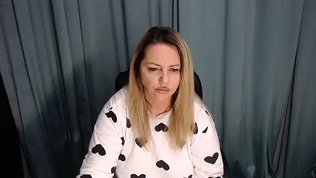 erikaerika online show from 03/06/25, 09:14