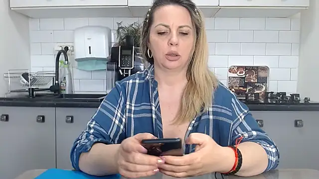 erikaerika online show from 03/07/25, 11:40