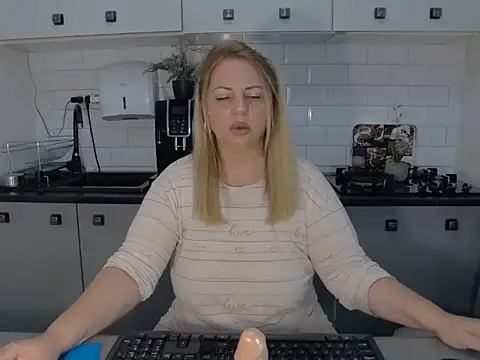 erikaerika online show from 09/23/25, 07:11