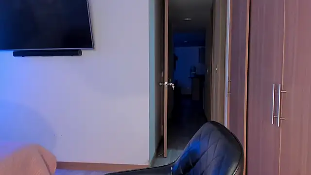 Snapshot of AmyDavis_ chatting on 08/04/26, 11:51 AmyDavis online show from 08/04/26, 11:51