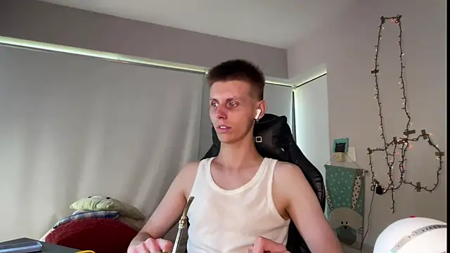 vladdymeow online show from 12/29/24, 03:24