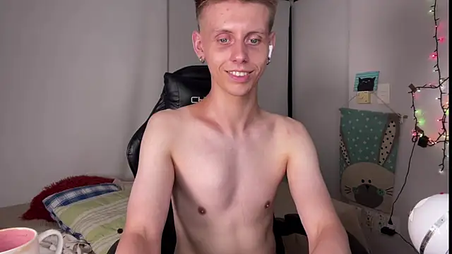 vladdymeow online show from 01/01/25, 01:04