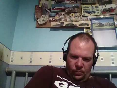 Snapshot of thickdick12331 chatting on 10/17/25, 09:06 thickdick12331 online show from 10/17/25, 09:06