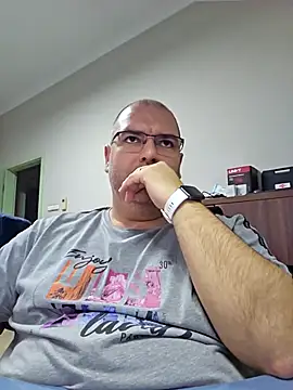 Andrew1900529 online show from 11/26/25, 06:36