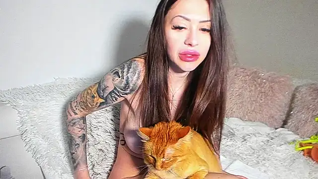 BrianaDiamondXXX online show from 07/06/26, 08:11