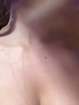 MaggyMayI online show from 12/17/25, 05:30